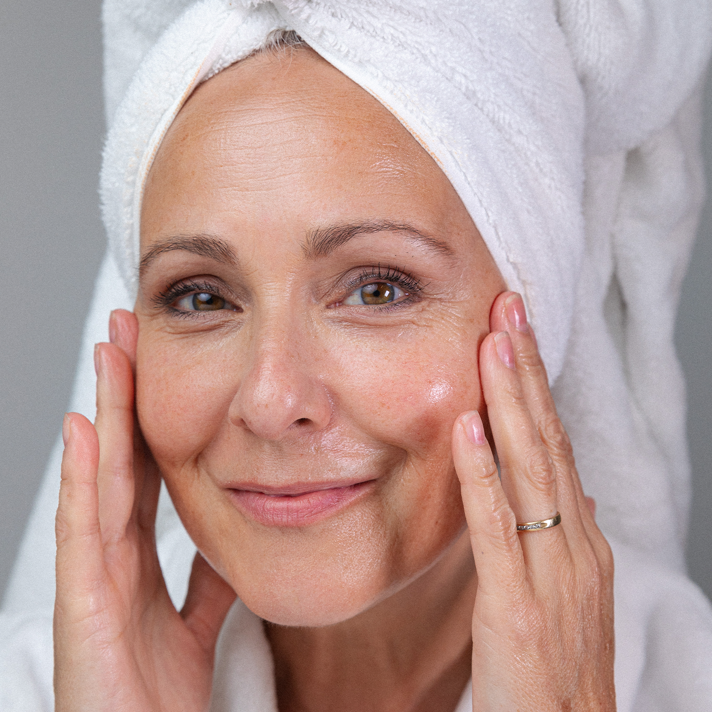 GlowTheory: Brightening + Anti-Aging Oil Serum Powered by Plant Based Oils + Gentle Retinyl Linoleate